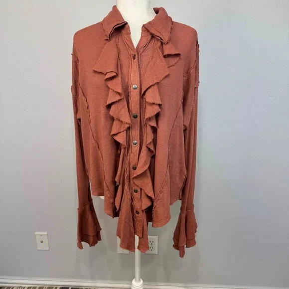 Free People We‎ The Free Feelin' Fresh Shirting Cotton Ruffle-Front Warm Stone S - Picture 3 of 16